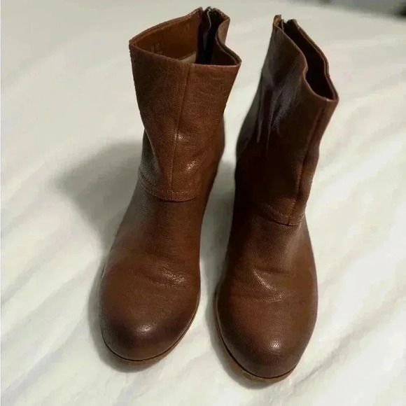 Sam Edelman zip back ankle, boots, whiskey, brown, leather, size 7 stacked heel - Picture 1 of 9